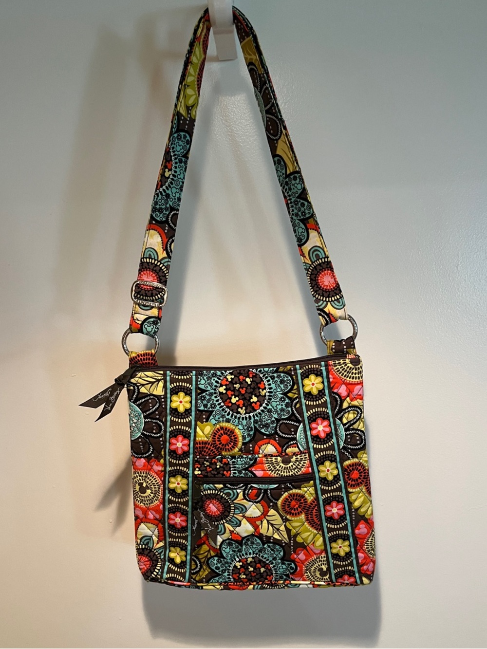 Vera Bradley Disney Parks Hidden Mickey Hipster Purse/ Crossbody Bag ha - Picture 4 of 4